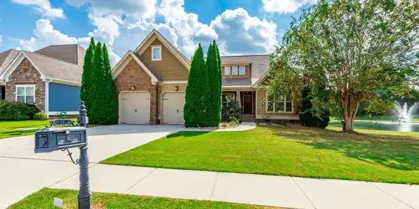 Image 2: 8562 Seven Lakes Drive HD-3