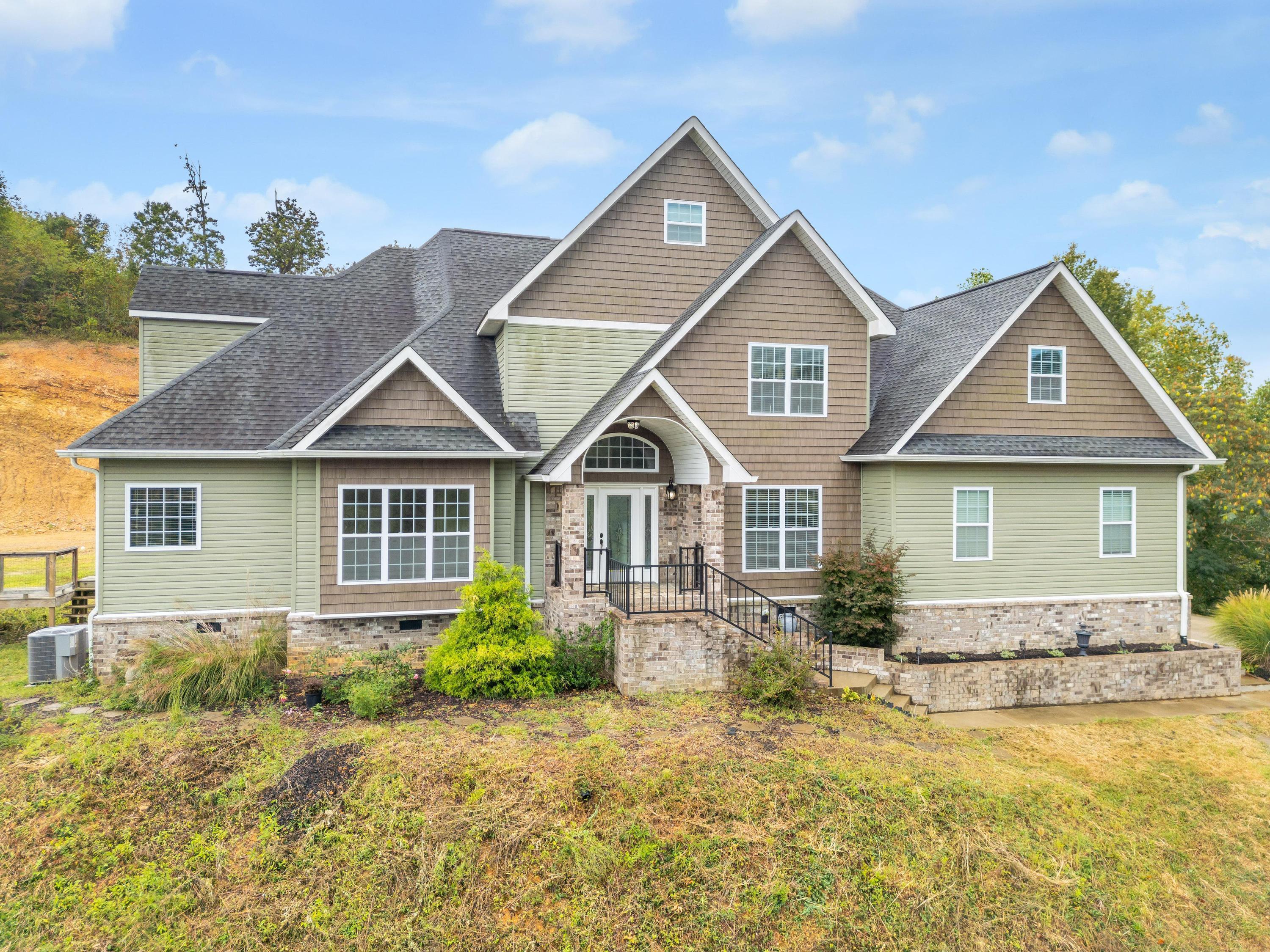 Image 1: Front of Home