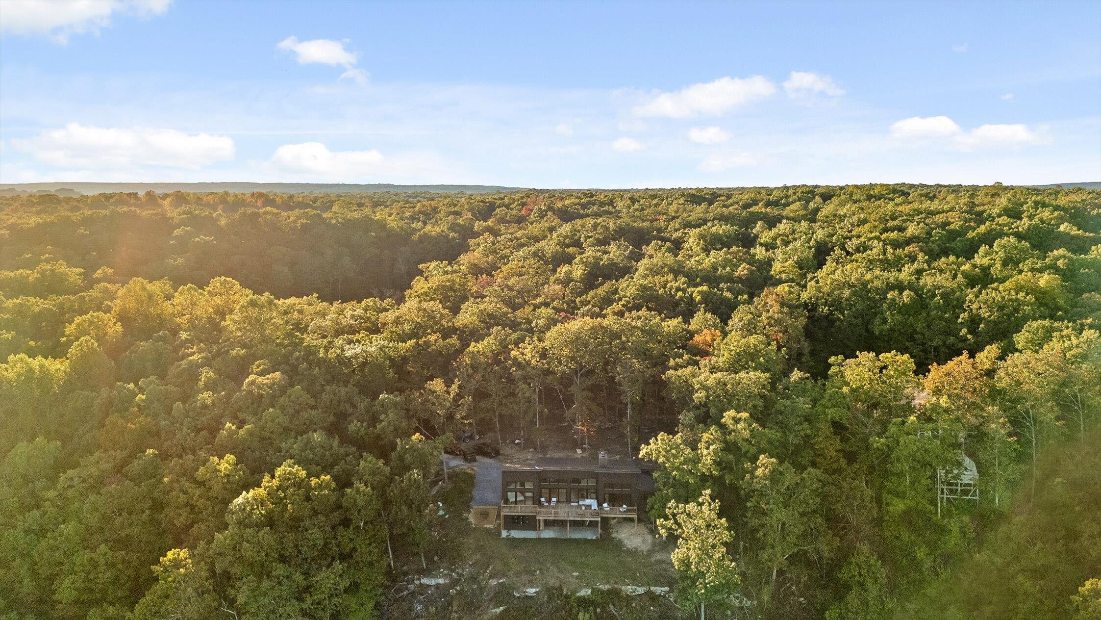 Image 2: 895 Hidden Brow Rd