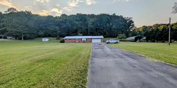 Image 2: Blue Springs 25