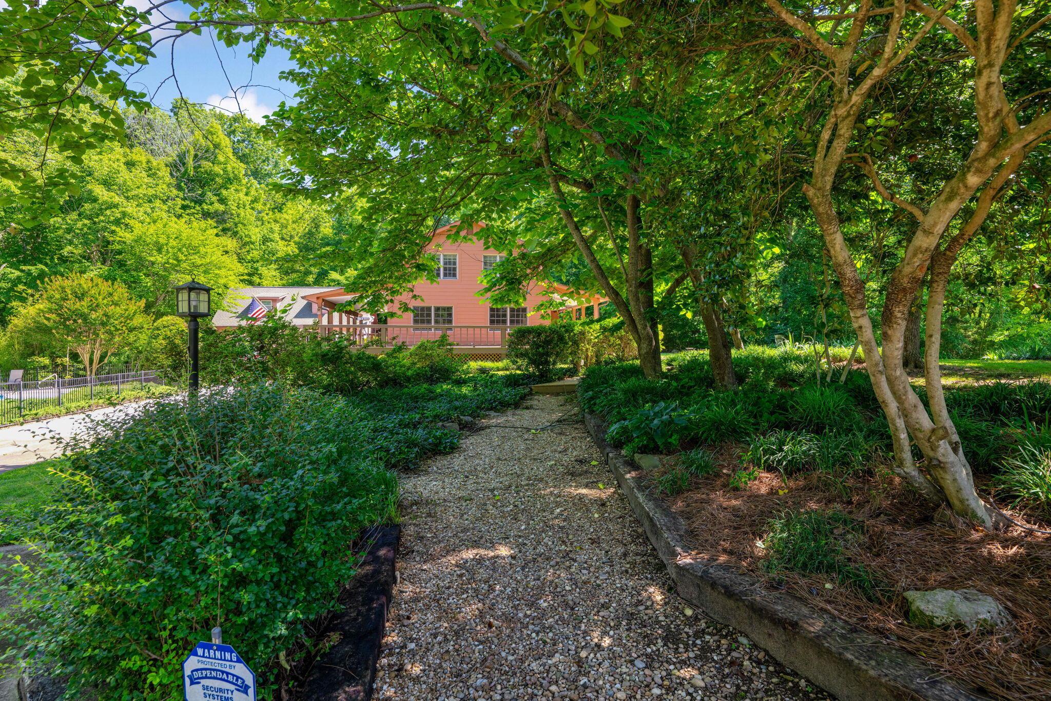 Image 3: 72-web-or-mls-DSC_5870