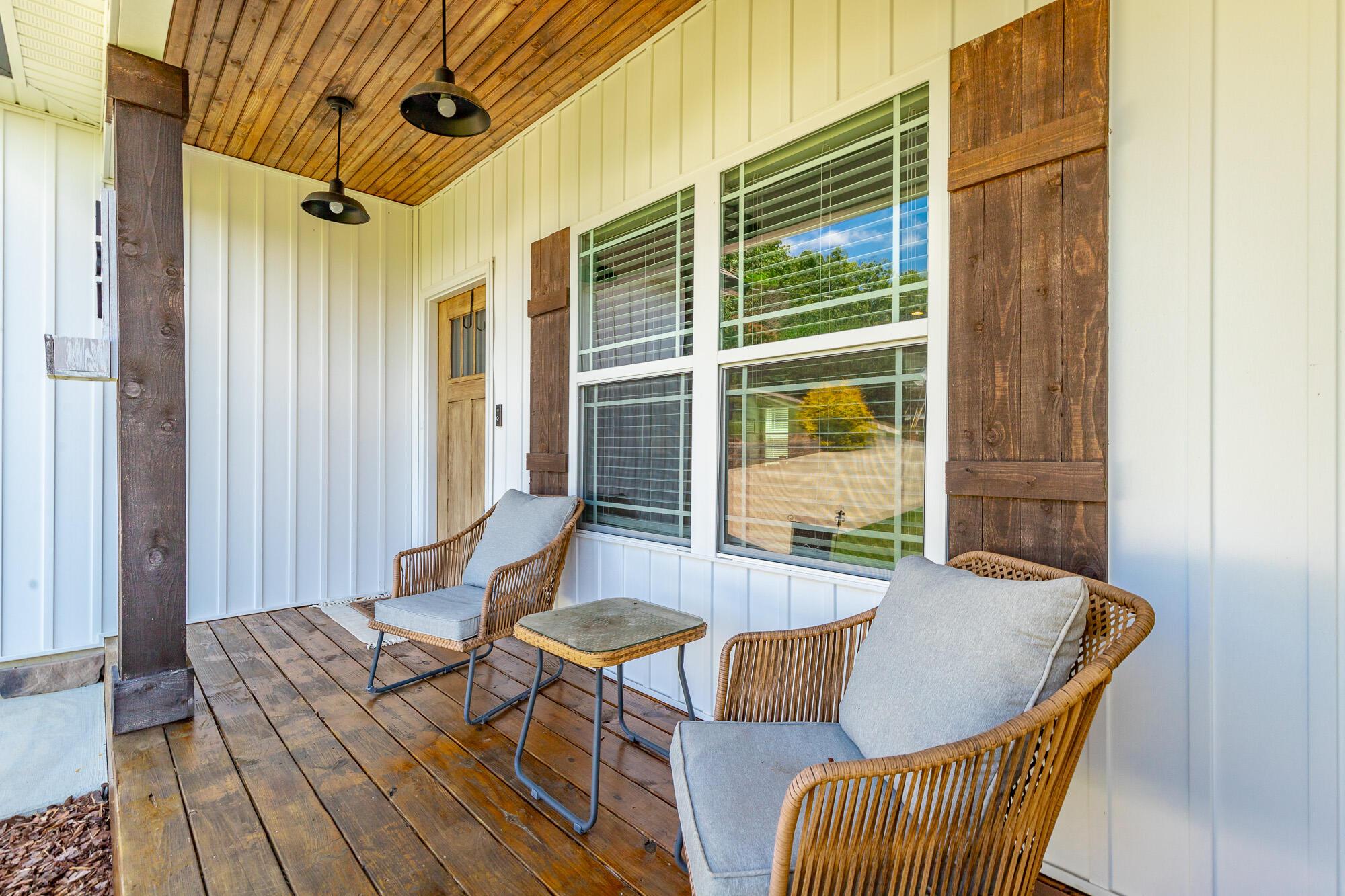 Image 3: Porch