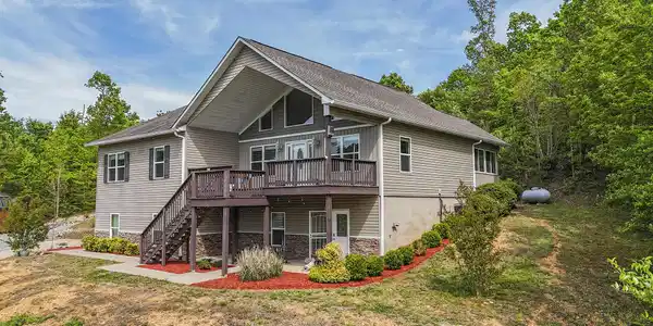 365 Meadowbrook Lane