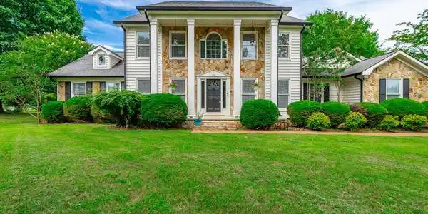 1834 Bay Pointe Drive