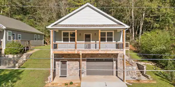 537 Lullwater Road