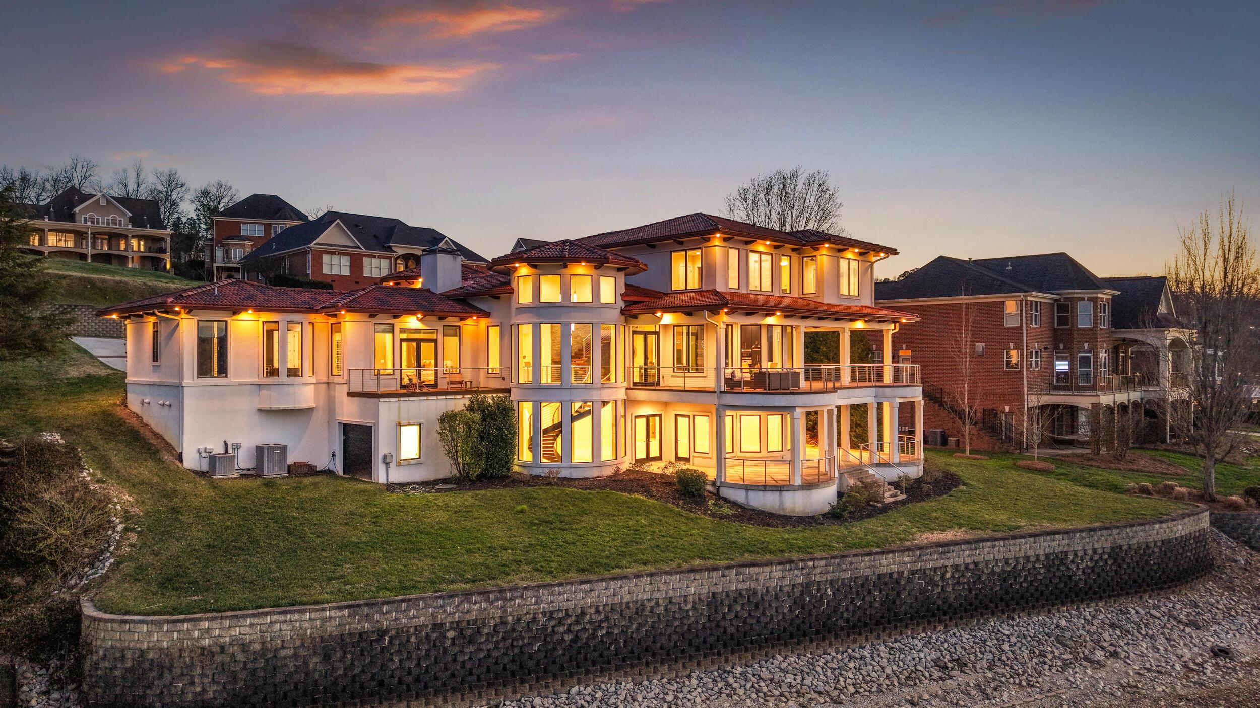 Image 2: 8_4415 sailmaker cir-8