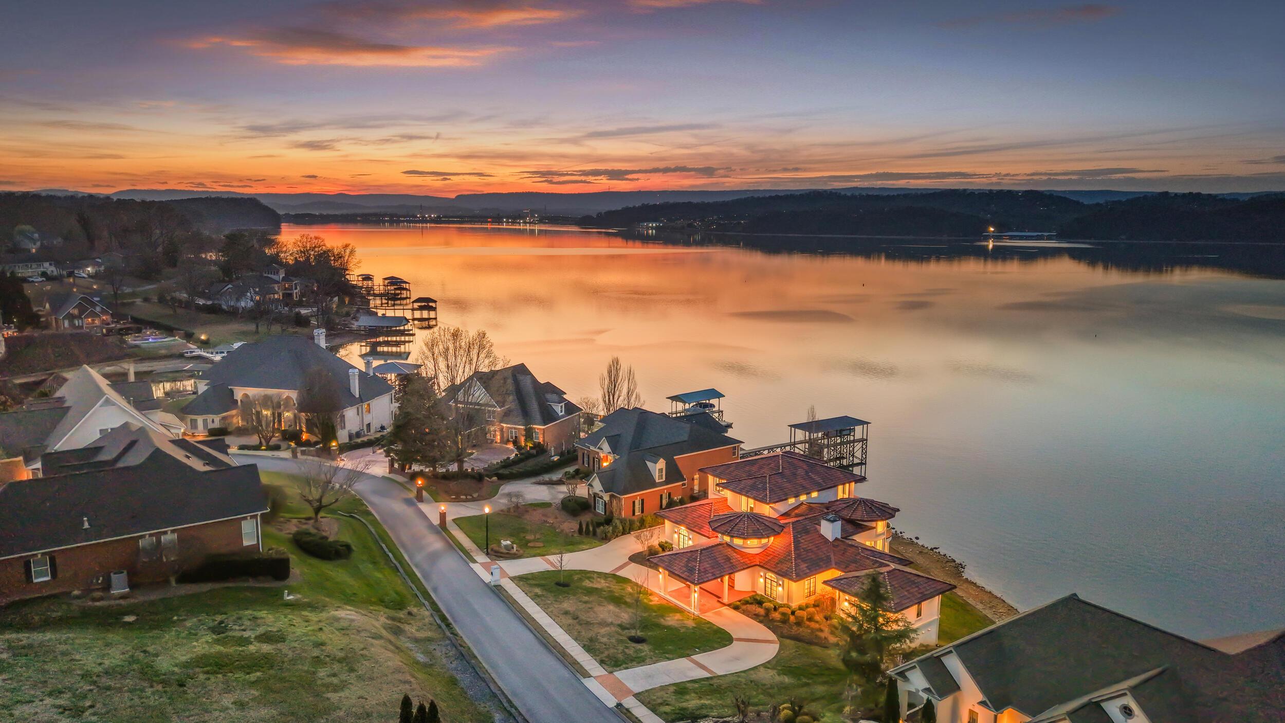 Image 4: 9_4415 sailmaker cir-9