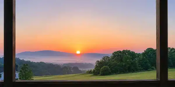 Image 2: 3b. Sunrise Backporch Mountain Views 270