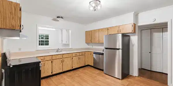Image 2: 2