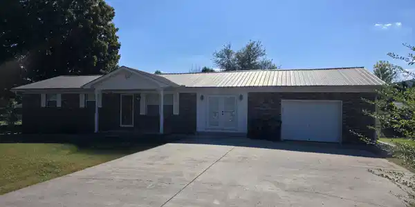 88 Clover Dale Road S