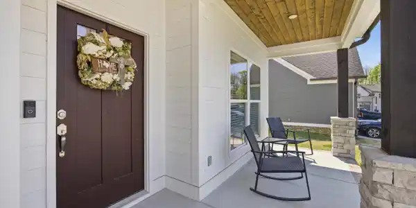 Image 3: ROCKING CHAIR FRONT PORCH