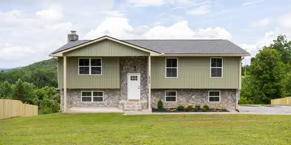 6909 Sandy Cove Drive