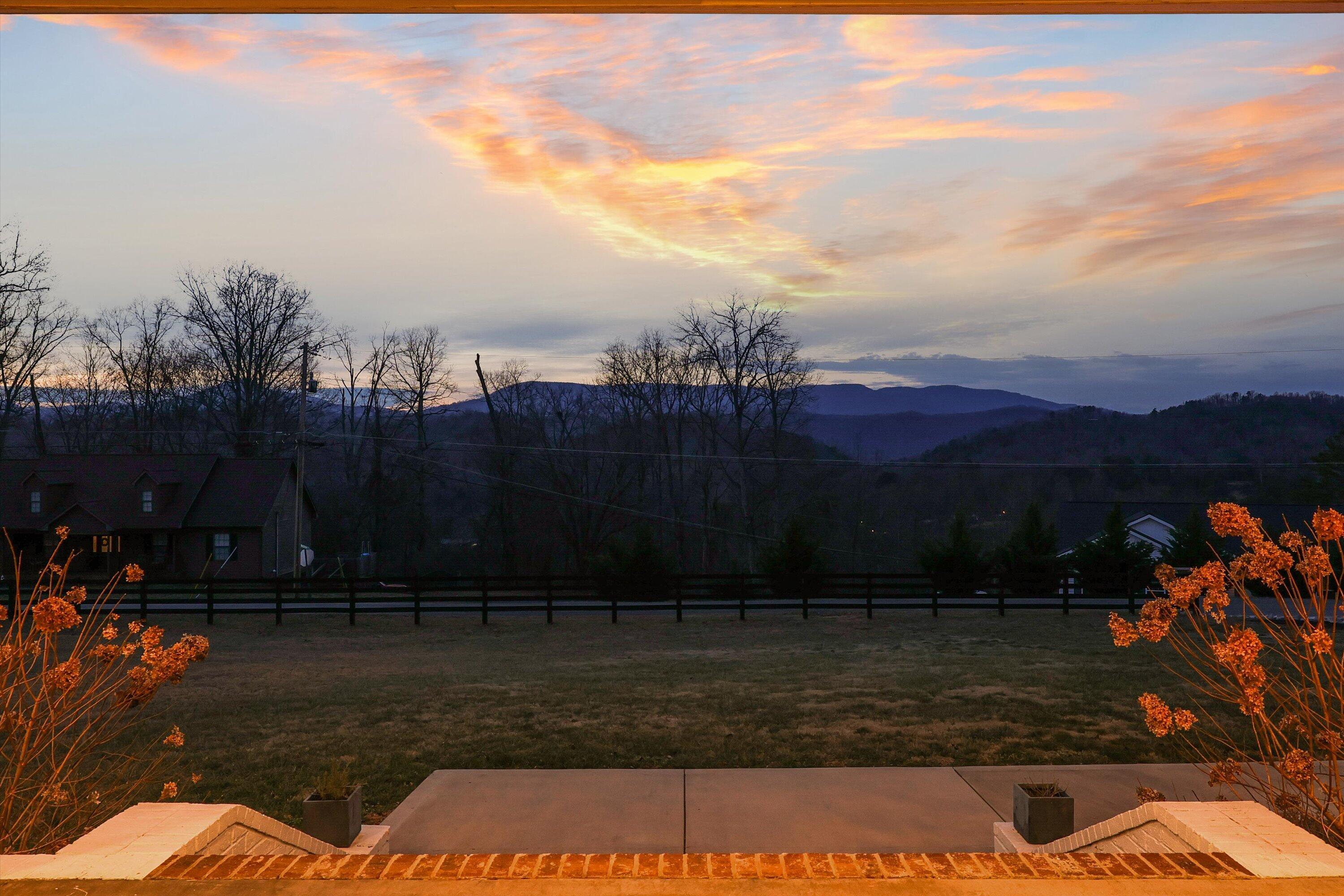 Image 4: 79-130 Hendren Ln TWILIGHT10