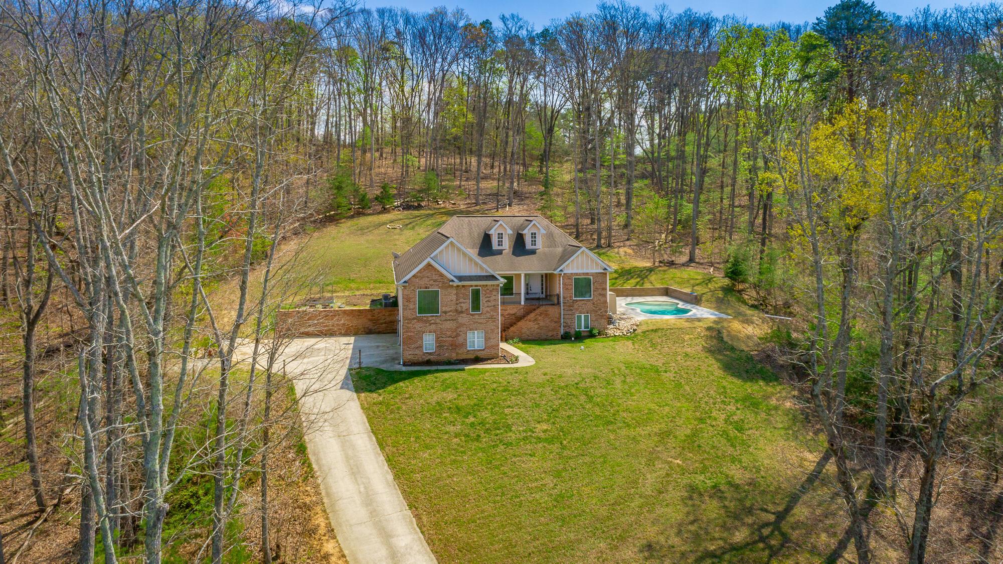 Image 2: 9768 Caseview Drive HD-164