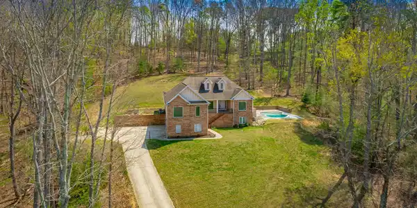 Image 2: 9768 Caseview Drive HD-164