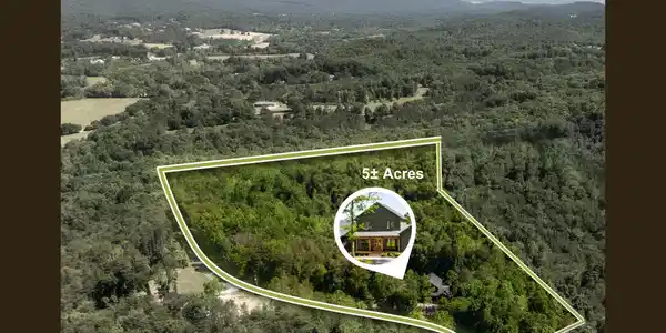 Image 4: 852 Old Grand Center Road