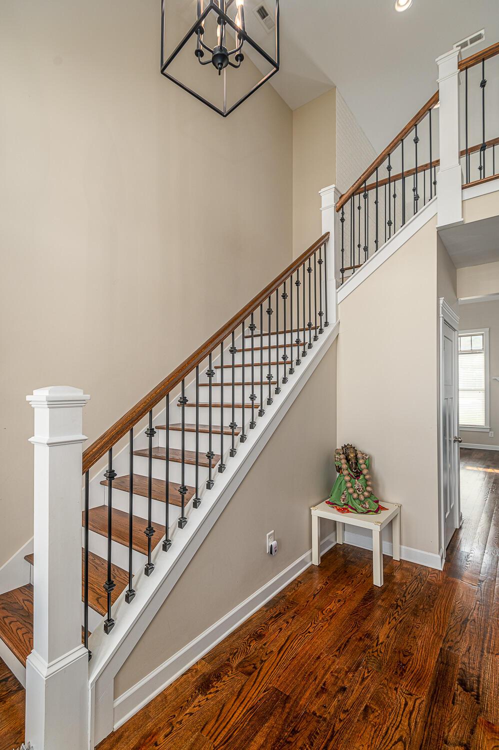 Image 4: Foyer