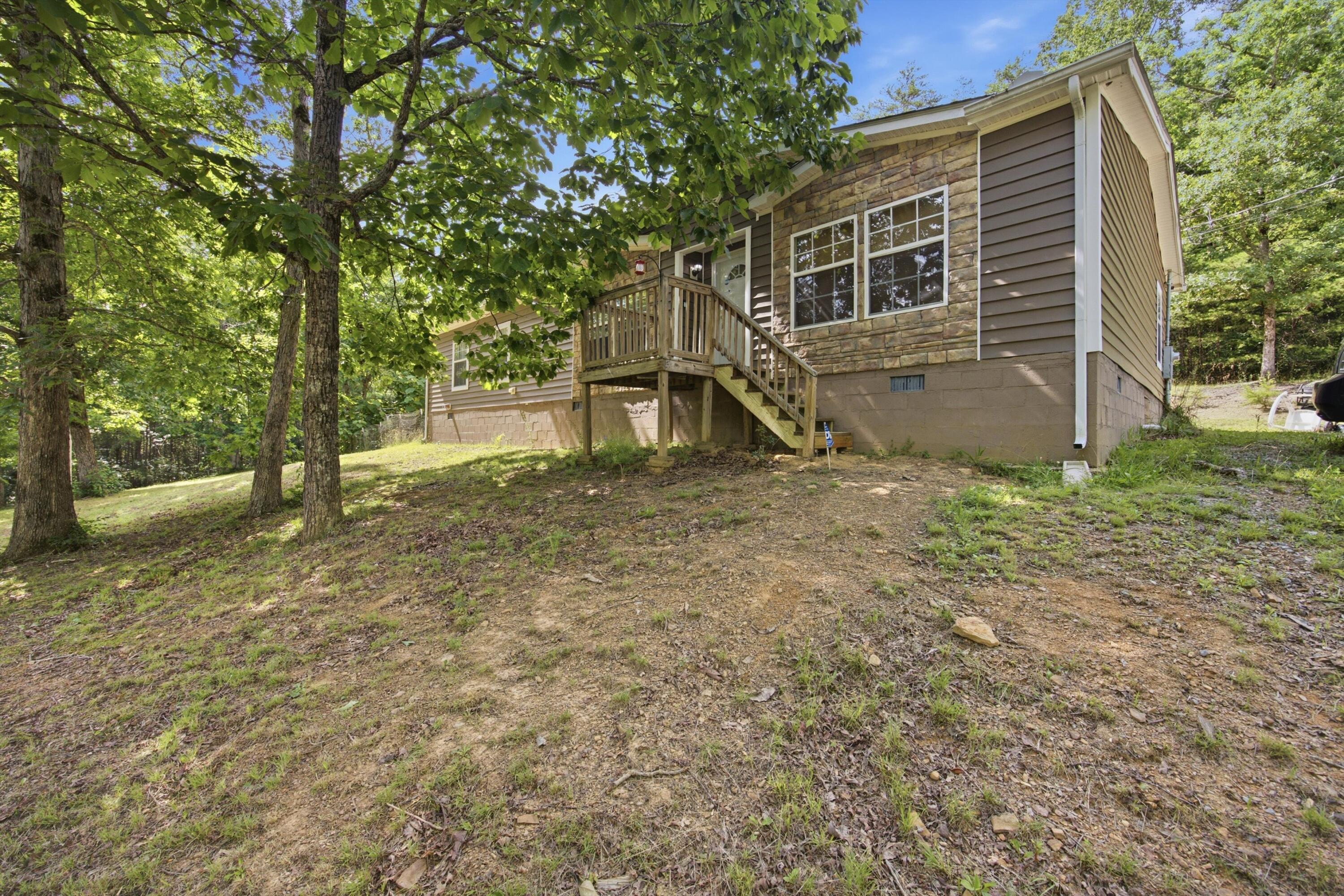 Image 1: 01-40BlackMtnRd-39