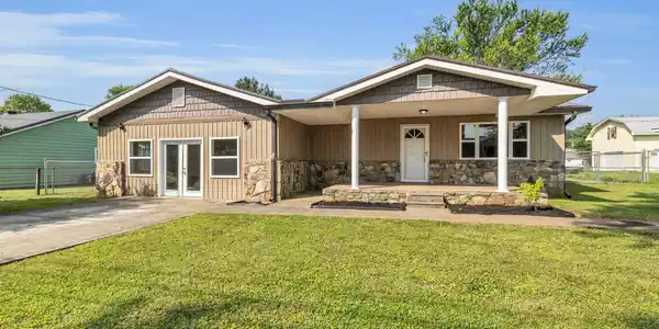 132 Meadowview Lane