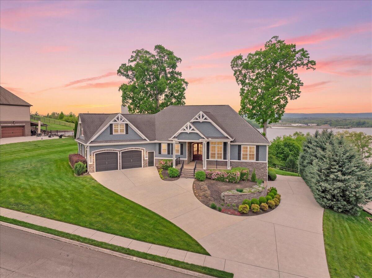 Image 1: 01-Pinnacle Tour - 6201 Breezy Hollow -