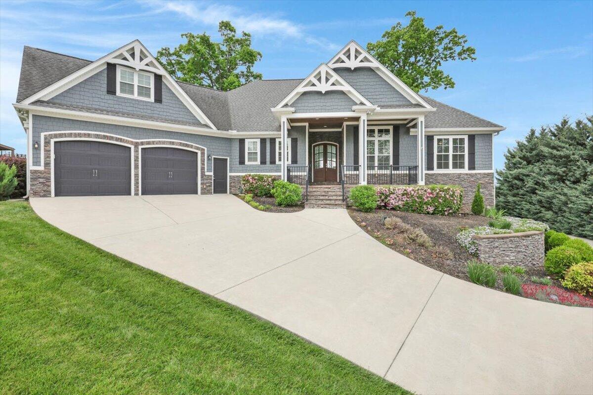 Image 3: 03-Pinnacle Tour - 6201 Breezy Hollow -