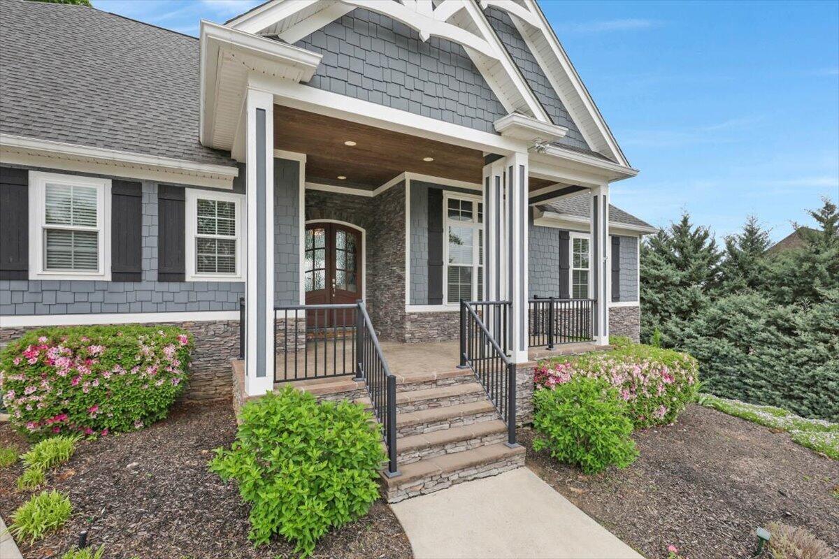 Image 4: 04-Pinnacle Tour - 6201 Breezy Hollow -