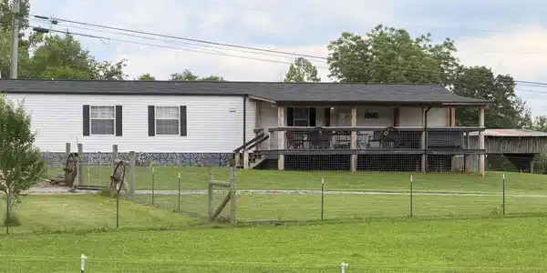 400 Kelly Lane