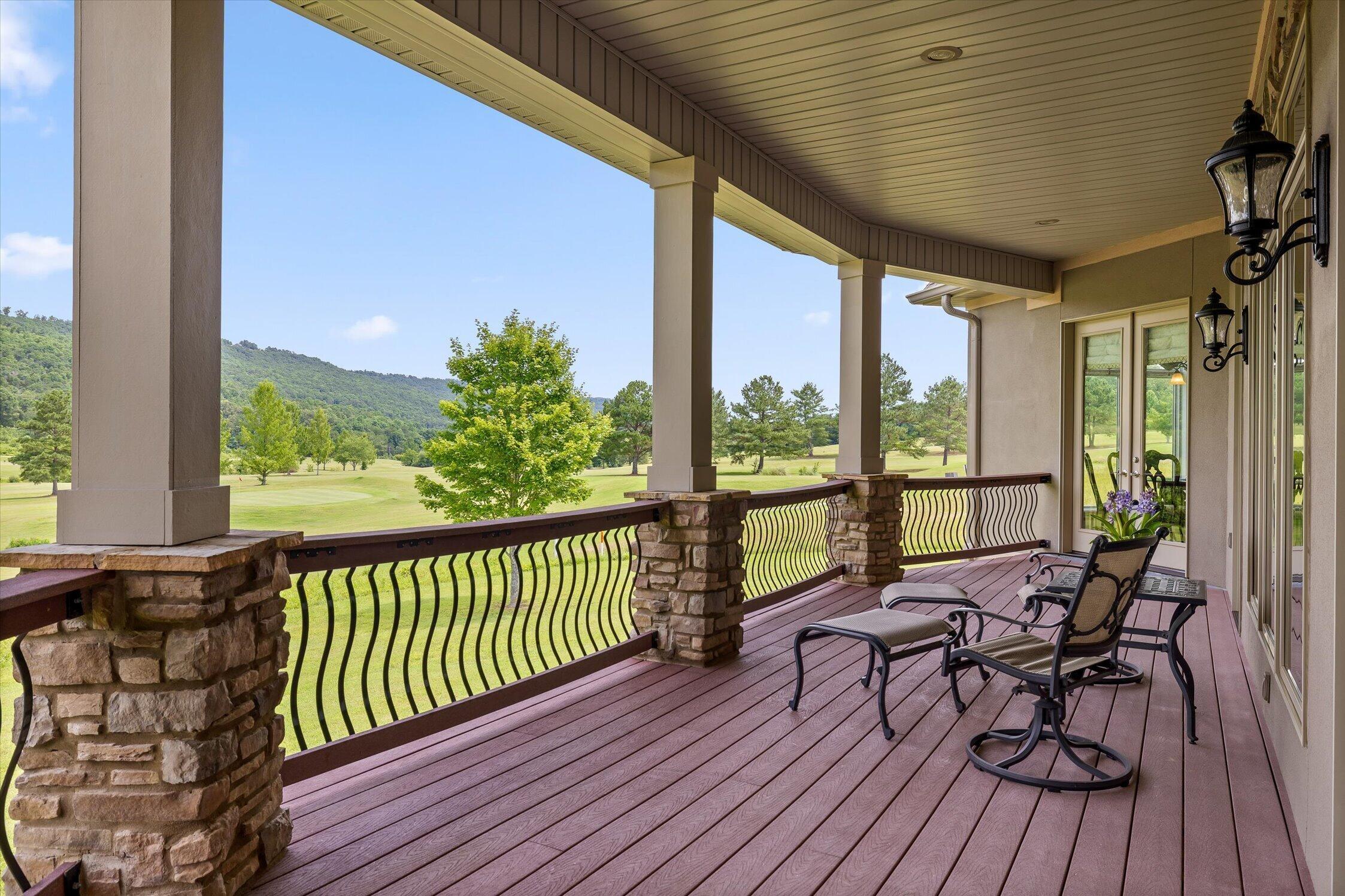 Image 3: 126-554 Castle Dr-82