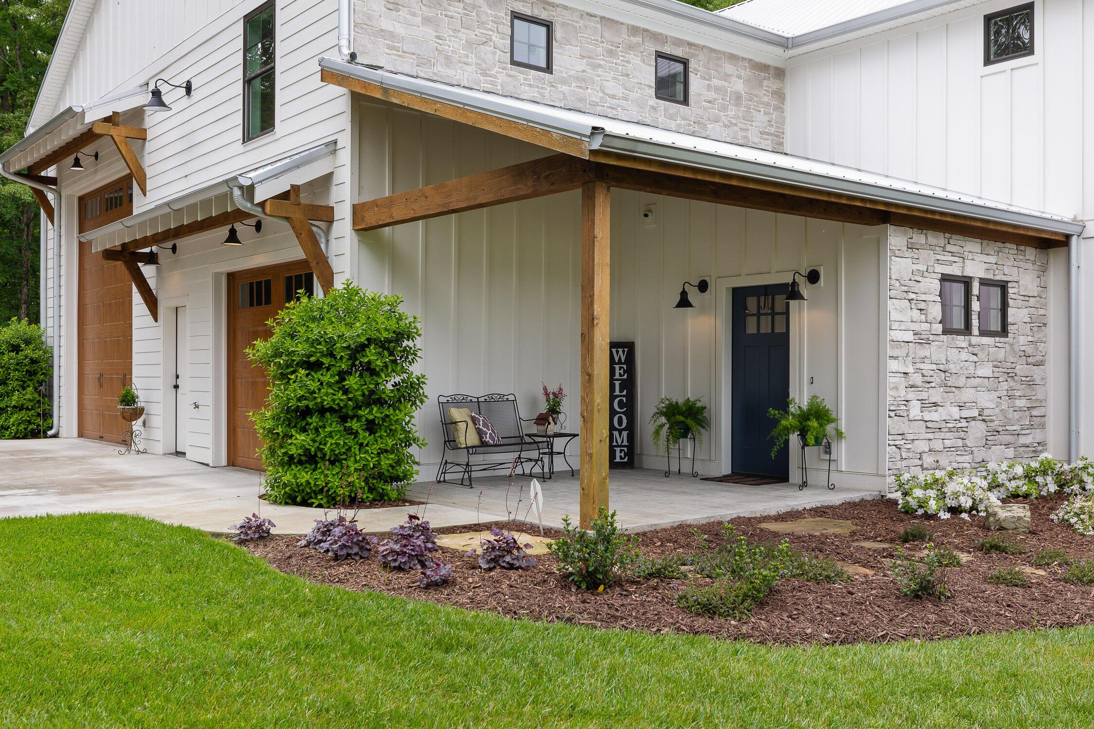 Image 2: Covered Front Porch