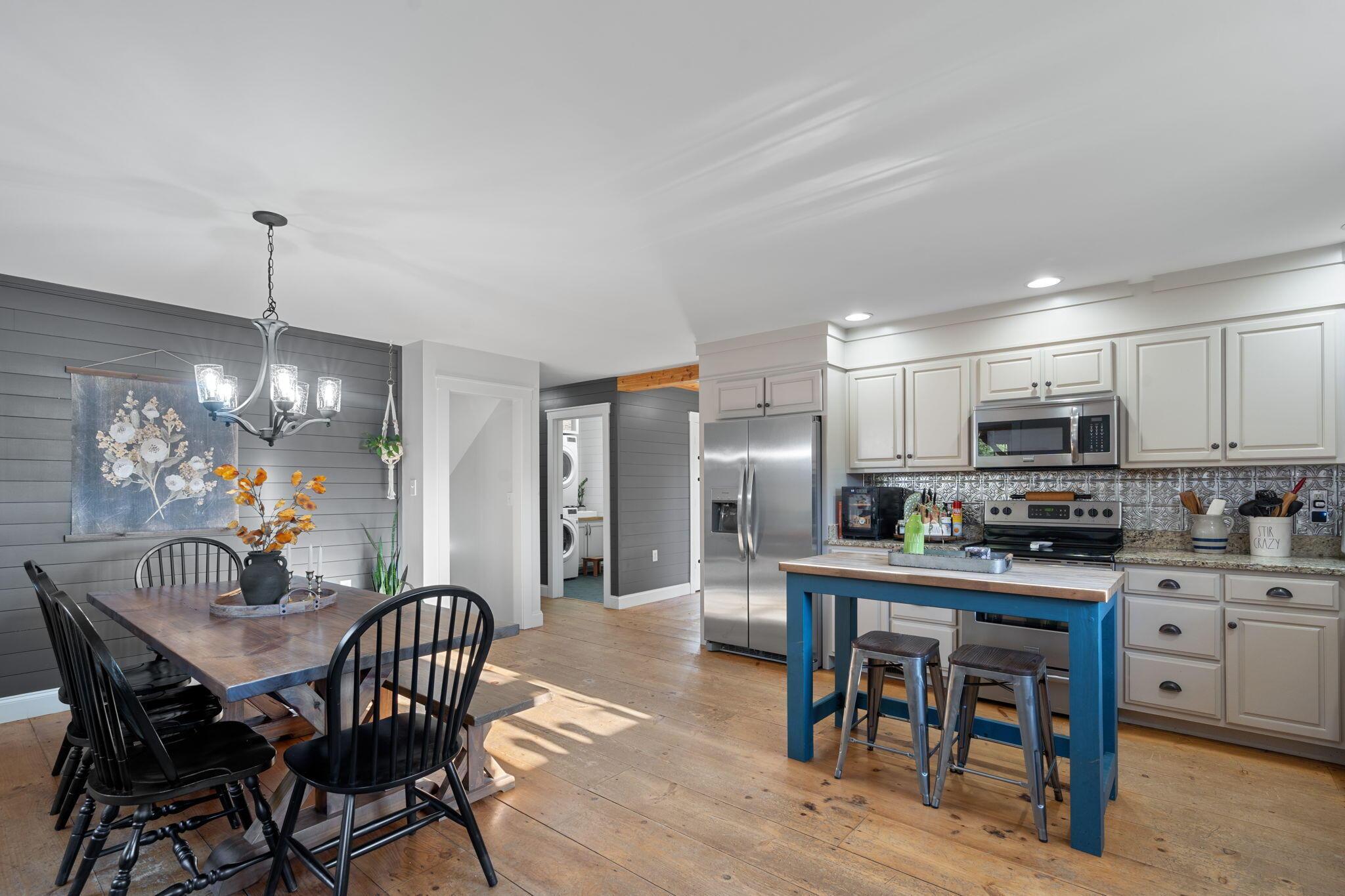 Image 3: 1-web-or-mls-310 Moore Circle-Lauren N-1