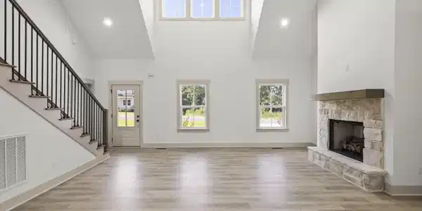 Image 3: Living Room