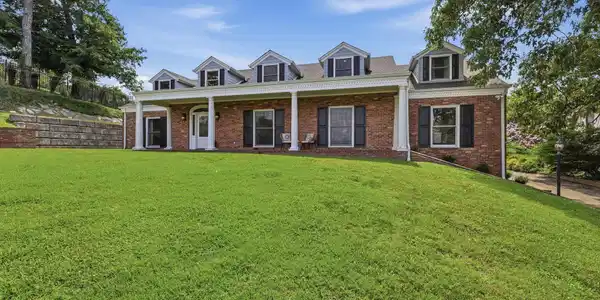 174 N Crest Road