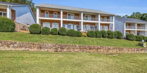 4135 Mountain Creek Road