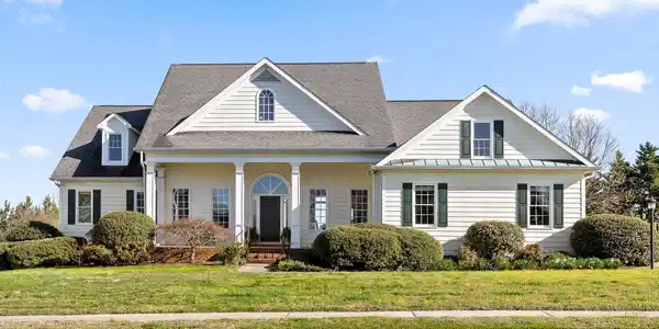 258 Windcrest Place NW