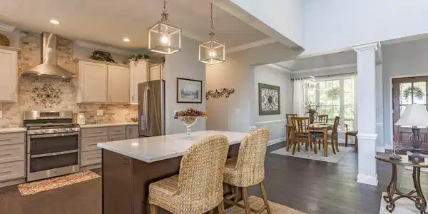 Image 4: Kitchen