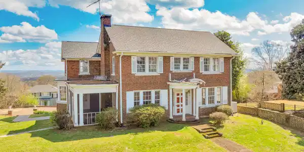212 S Crest Road