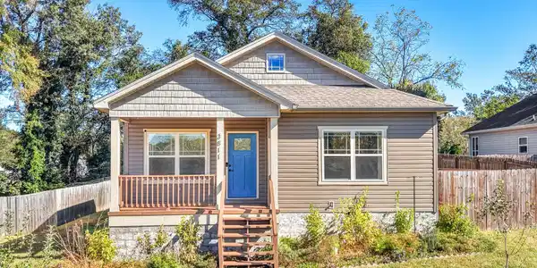 3811 Kingwood Circle