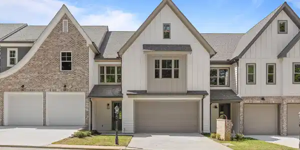 9702 Dutton Lane