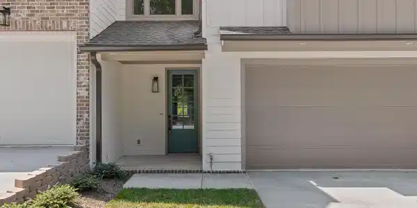 Image 3: 9702 Dutton-4