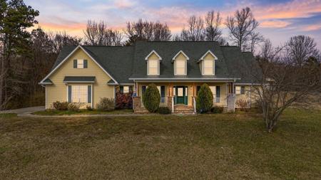 1102 Trew Lane