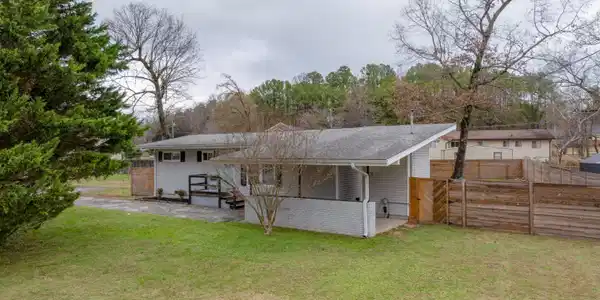 1329 Highland Way