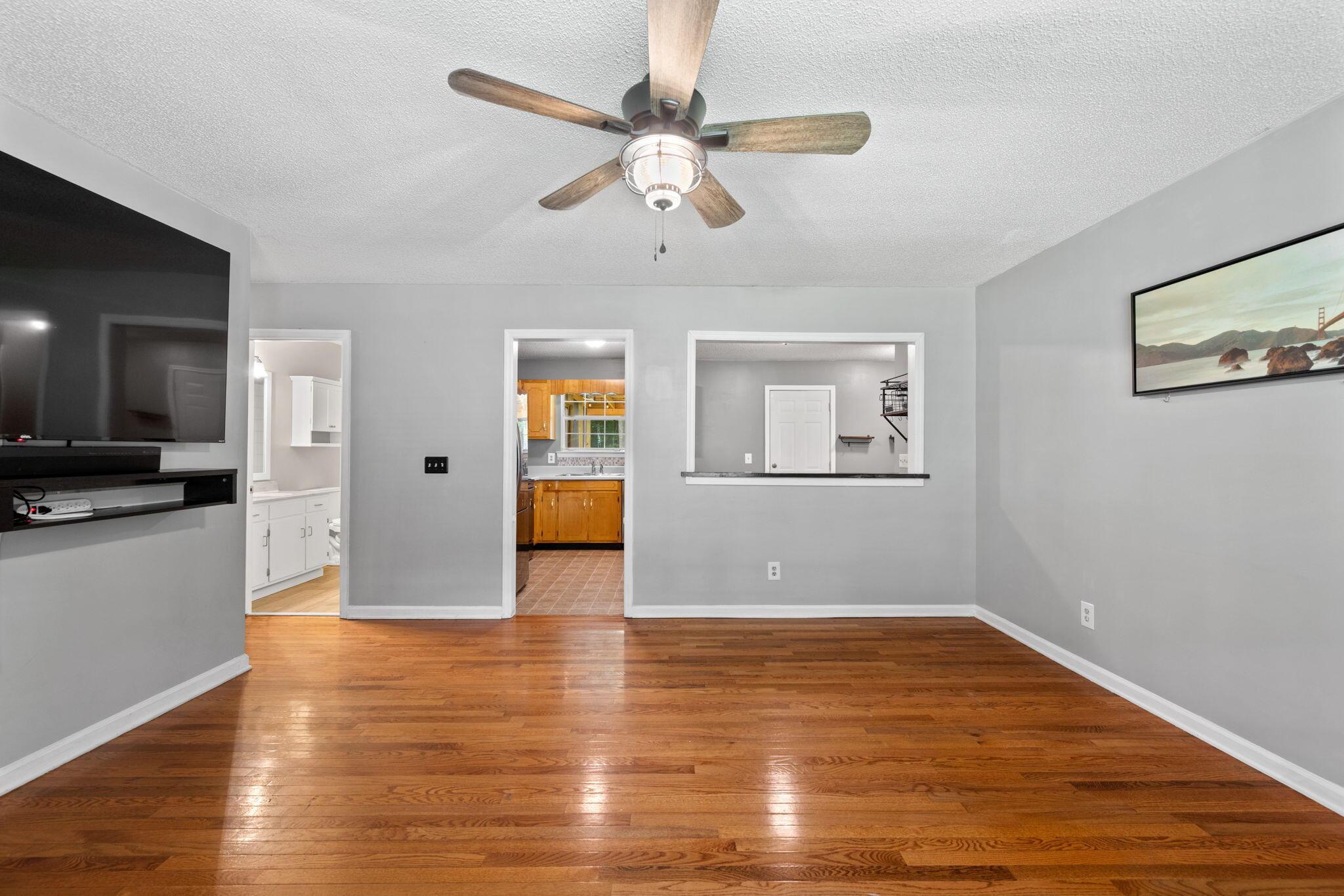 Image 4: 21-web-or-mls-DSC_0775