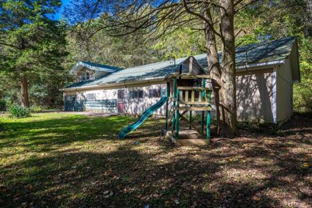 3877 Bonny Oaks Drive