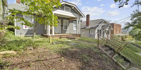 1035 E 5th Street