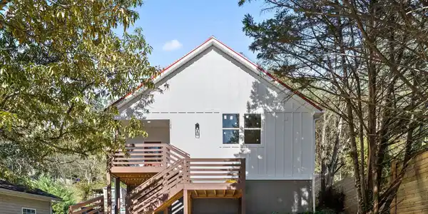 129 Signal Hills Drive