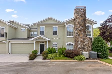 1008 Renaissance Court