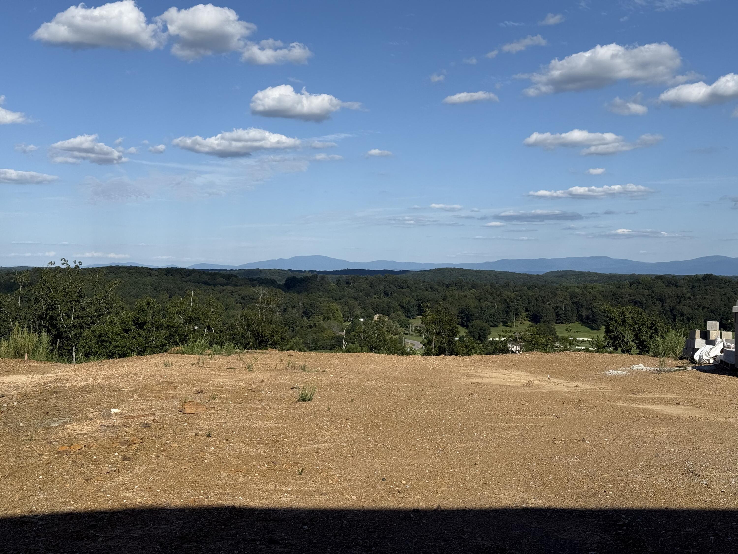 Image 2: Stunning Mountain Views