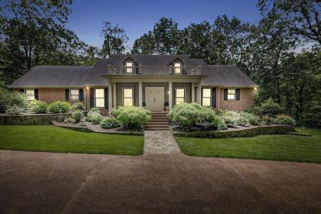 5 Woodland Way