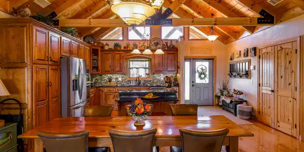 Image 4: Dining Area