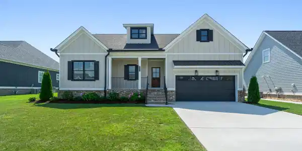 7582 Paxton Circle